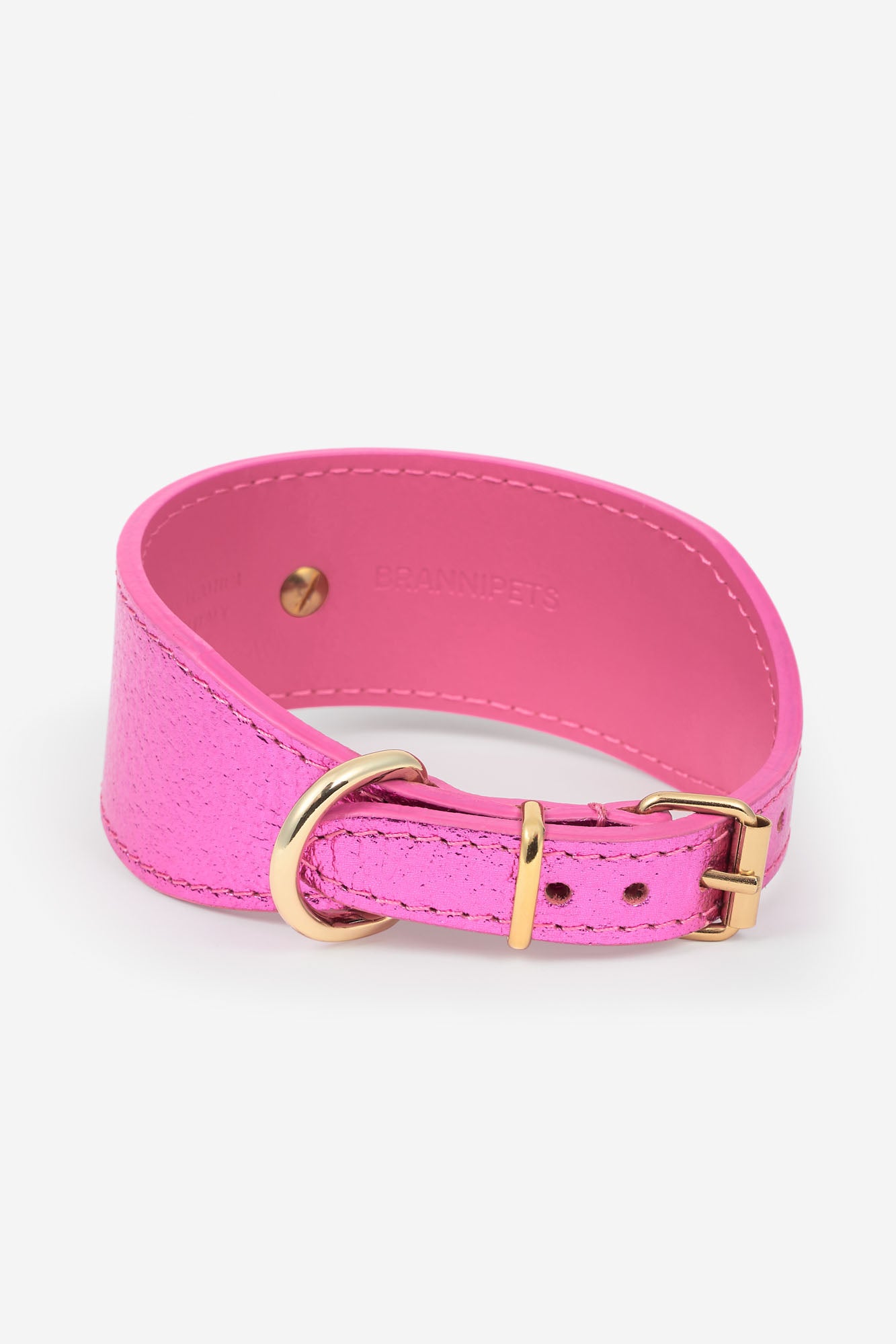 Parte trasera del collar para galgo de color fucsia metalizado