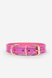 Parte trasera del collar para perros de color fucsia metalizado