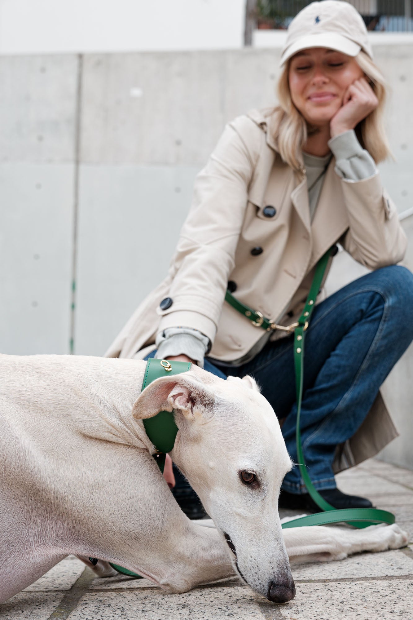 modelo con correa multiposición nara verde