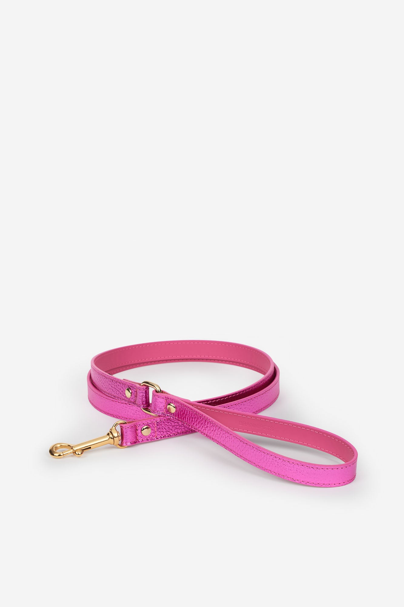 Correa para perros de color fucsia metalizado