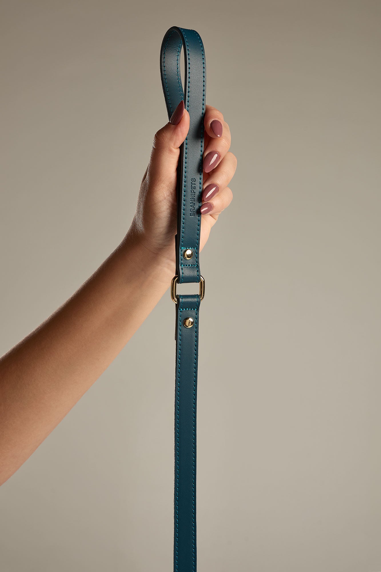 Mano con correa Nara azul